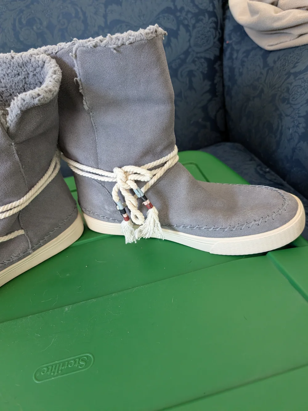 Toms Women's Fleece-Lined Gray Suede Boots